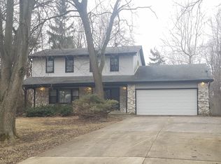 1610 Roslyn Rd, Roselle, IL 60172