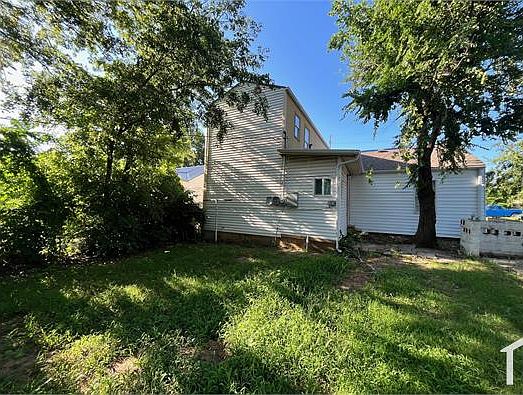 1st image of 231 SE 51st St
