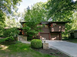 810 Woodward Dr, Madison, WI 53704