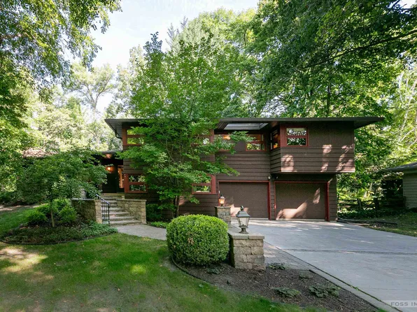 810 Woodward Dr, Madison, WI 53704