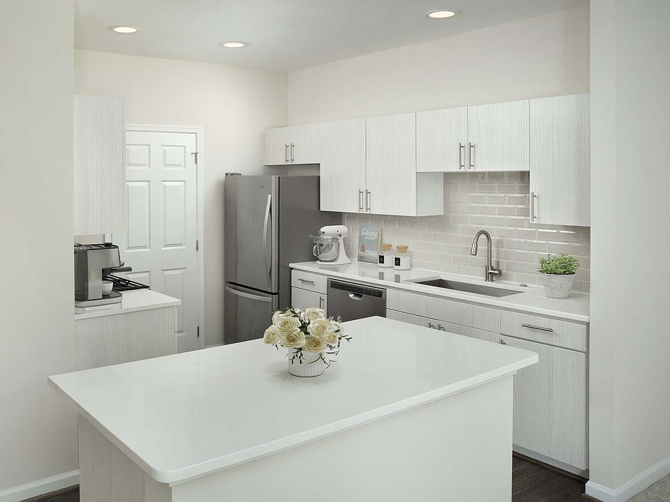 1st image of 43805 Stoney Brook Sq #1901282