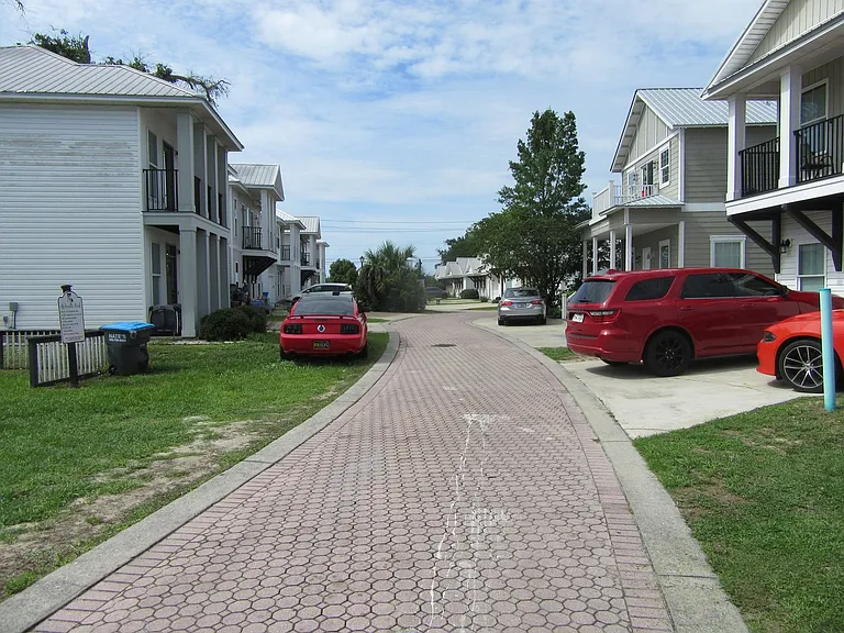 315 Gabrielle Ln — Photo 34