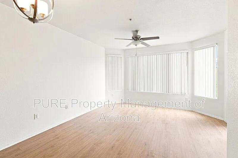 2 bed, 2.0 bath, 1082 sqft, $1,900 — Photo 4