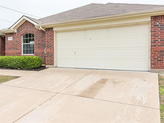 3rd image of 1003 Valley Brook Ln