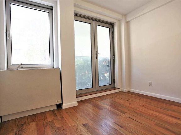 2nd image of 56 Saint Marks Pl #4DD