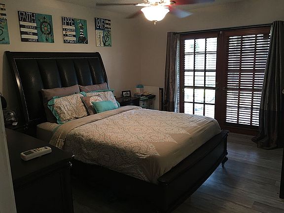Spacious master w/bath