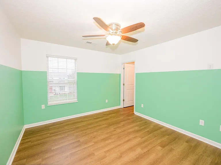 102 Teaberry Ct — Photo 9