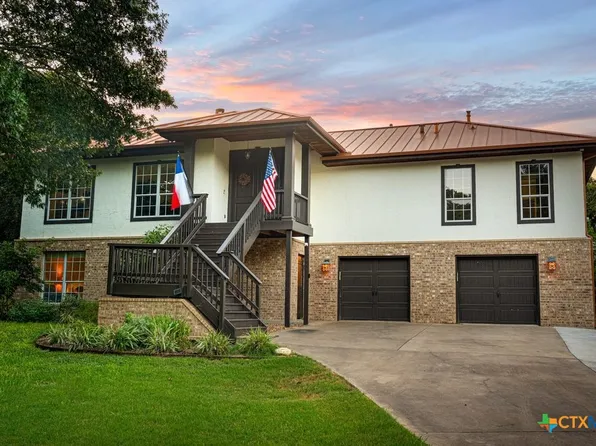 76 Guada Coma Dr, New Braunfels, TX 78130