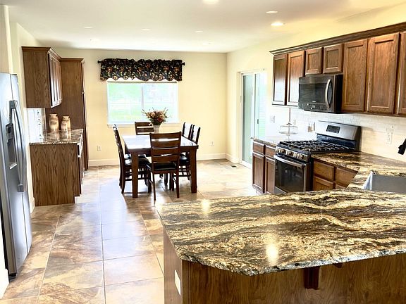5th image of 343 Moiese Ln
