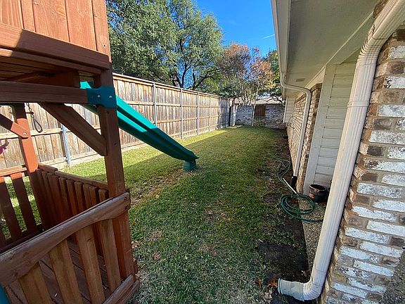 4th image of 16509 Dundrennan Ln