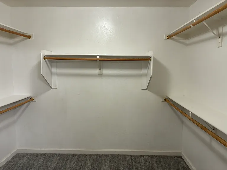 25550 W Pioneer St — Photo 24