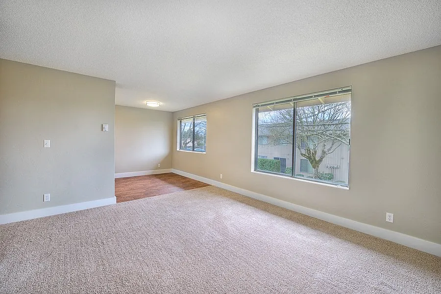 The Lindale Apartments — Photo 2