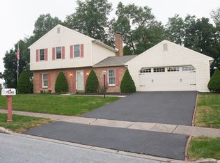 2282 Forest Hills Dr, Harrisburg, PA 17112