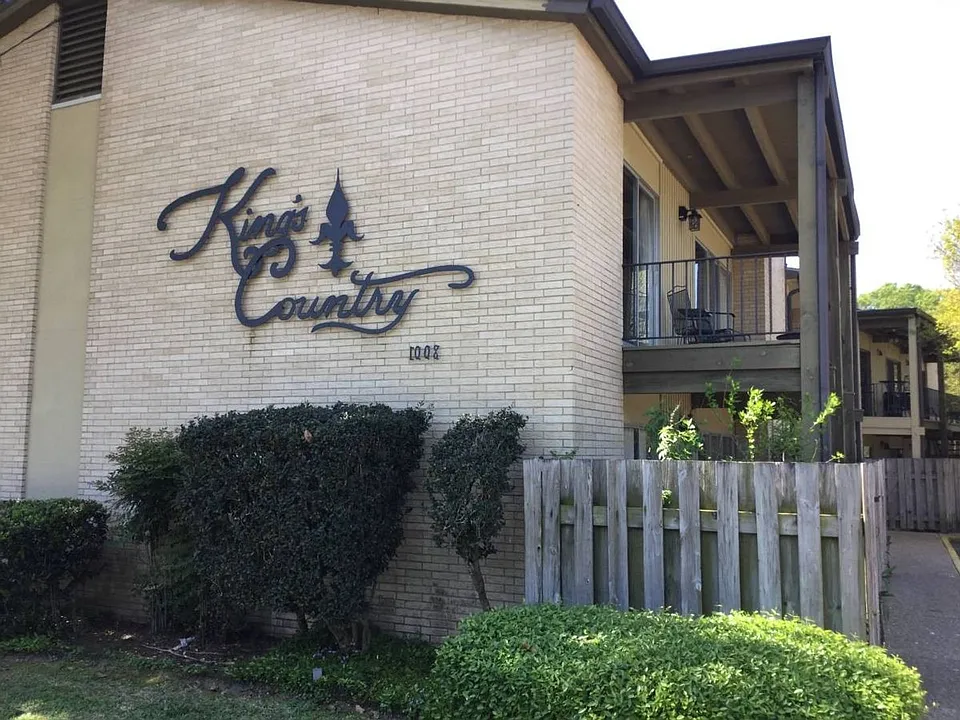 1008 S College Rd #104