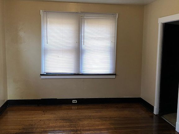 4th image of 580 Oakwood St