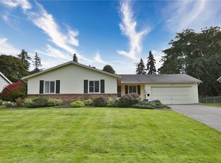 30 Cider Creek Ln, Rochester, NY 14616