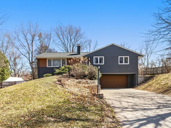 3320 Scott Ave N, Golden Valley, MN 55422