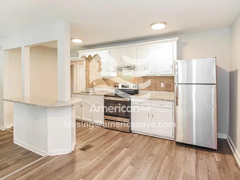 1268477_005_kitchen_5.jpg