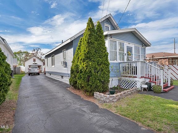 4th image of 2093 Oaklawn Avenue
