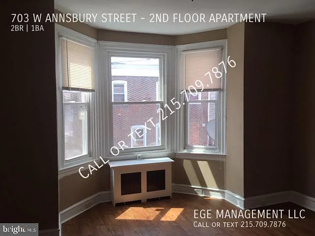 COZY apartment in great condition for Rent!! - 2 bed 1 bath - Stove & Fridge included!! — Photo 1