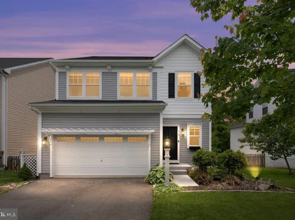 13 Ladysmith Ct, Hamilton, VA 20158