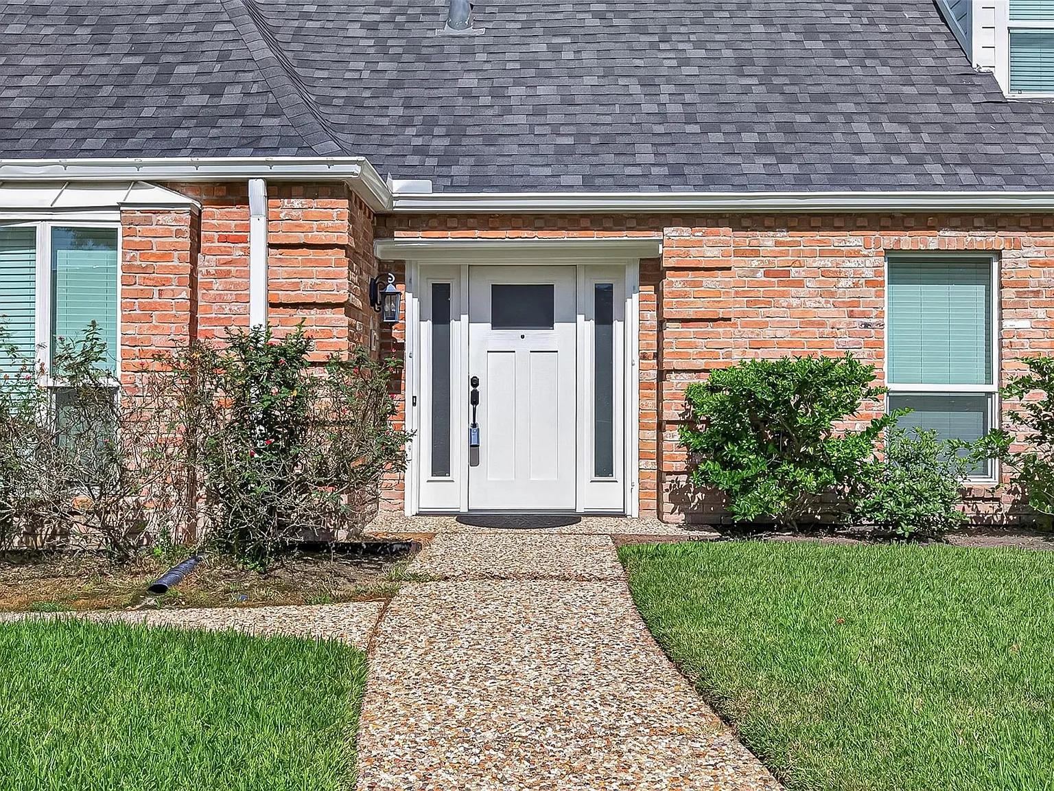 4 bed, 2.5 bath, 2823 sqft, $3,250 — Photo 4