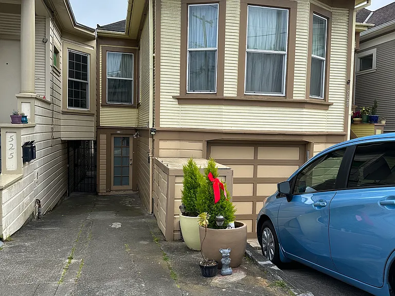 529 Flood Ave — Photo 1