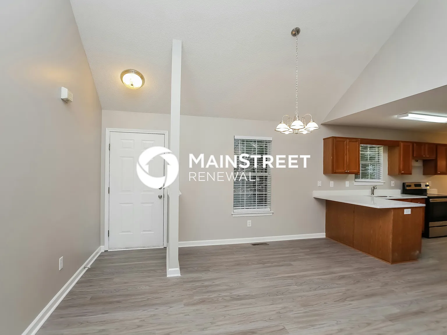 1103 Amberglade Way — Photo 4