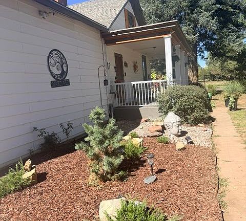4th image of 1849 8th St