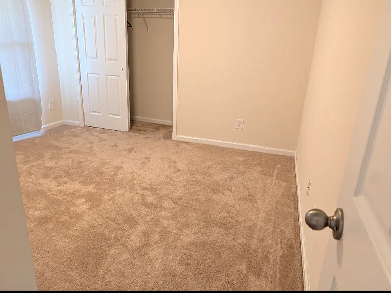 692 Pickering Dr — Photo 7