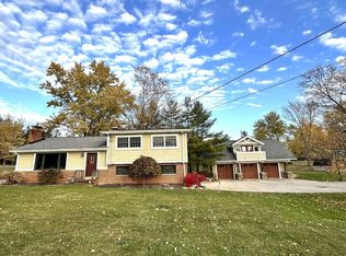11511 Caves Rd, Chesterland, OH