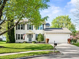 4 Tees Ct, Bloomington, IL
