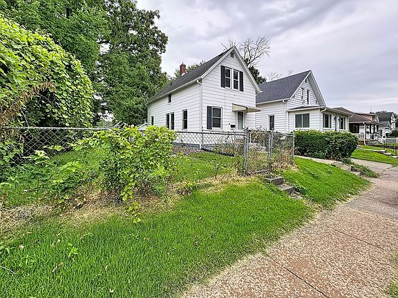 2nd image of 1419 41st St