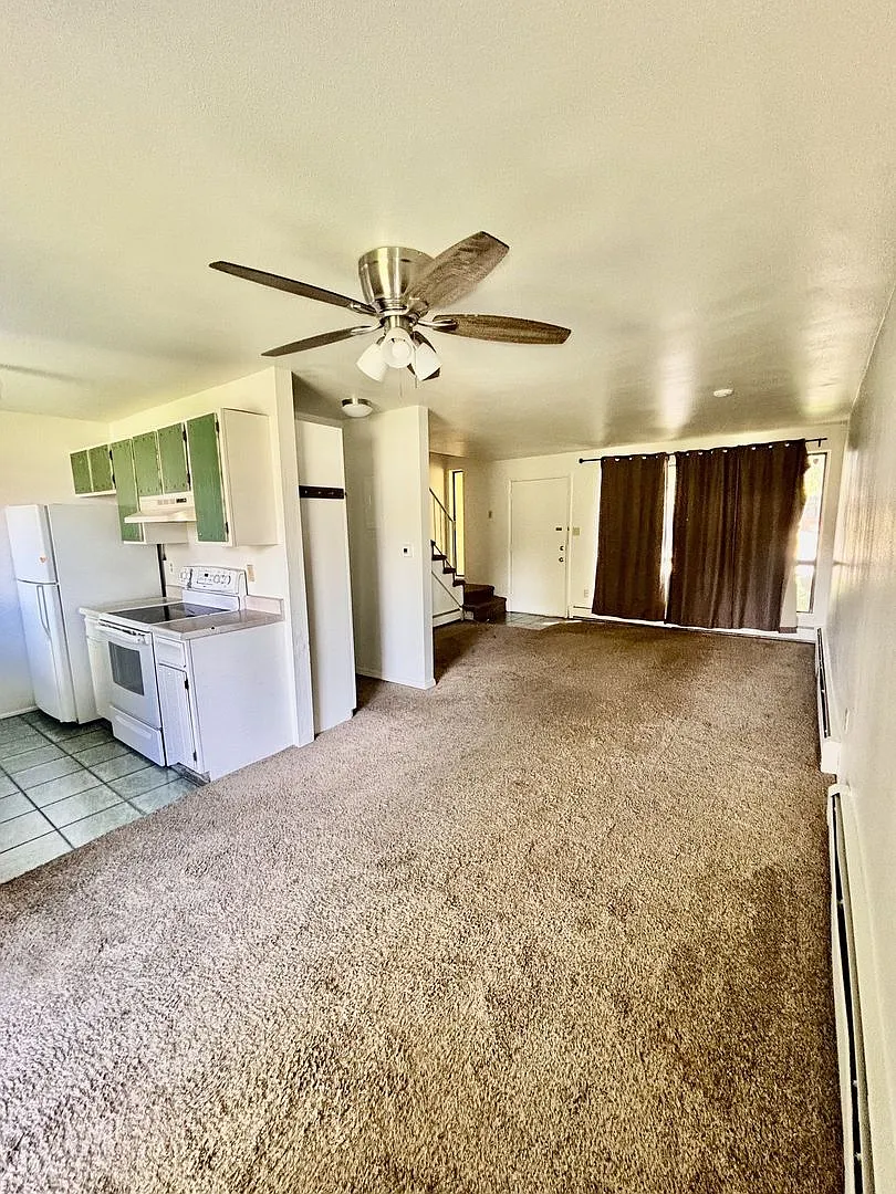 Charming Condo with Spacious Layout Move-In Mid-August — Photo 4