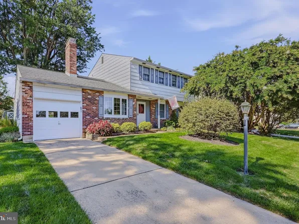 12 Kitty Ln, Newark, DE 19713