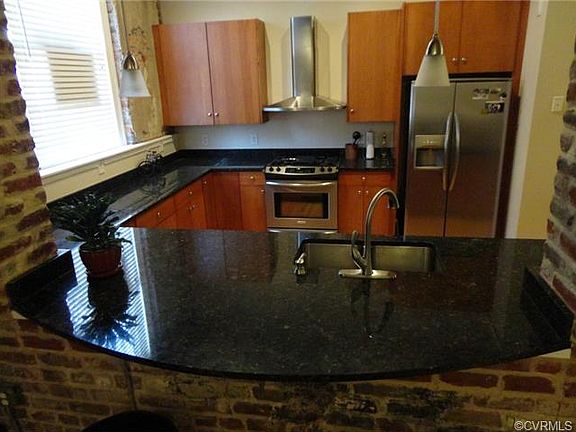 4th image of 2501 W Franklin St #4