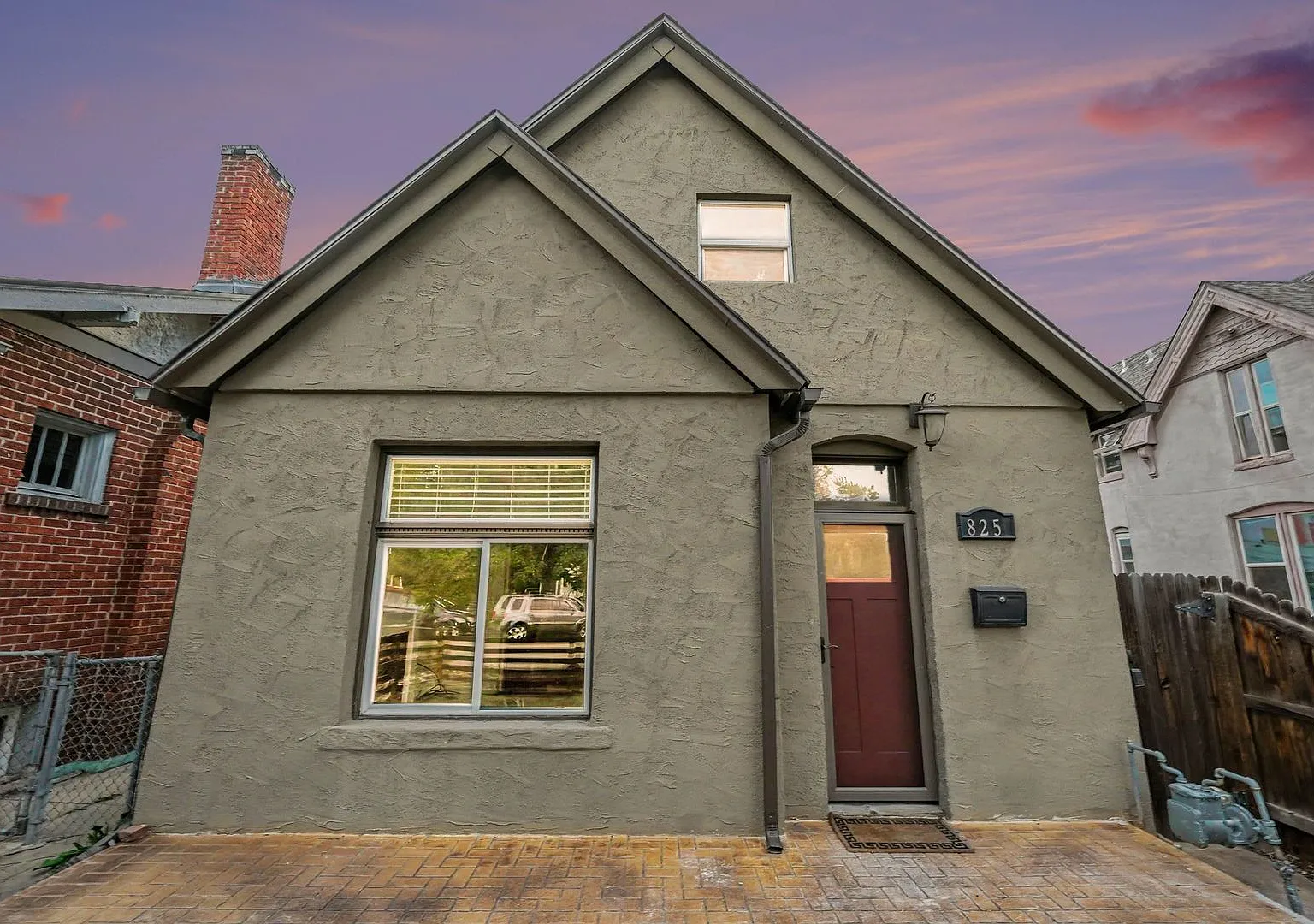 Available NOW! 3 Bedroom 2 Bath Beautiful Home in Denver! — Photo 2