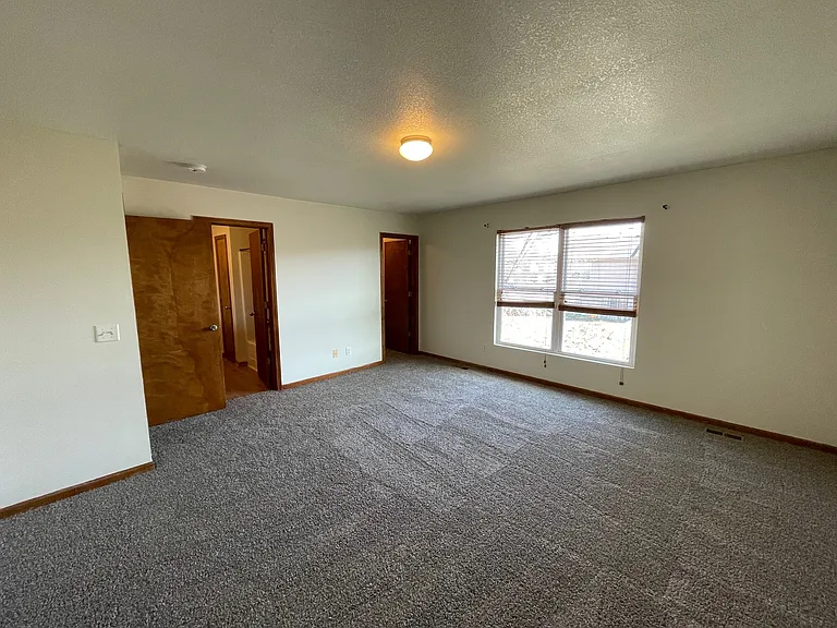 917 Whitetail Ct — Photo 9