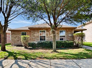 1938 Cross Oaks Dr, Lancaster, TX 75146