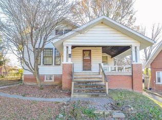 916 E Main St, Belleville, IL 62220