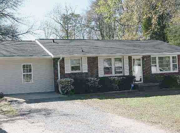 5th image of 20 Chatham Dr