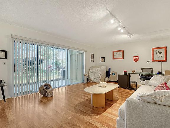 4th image of 2504 Clubhouse Cir Unit 102