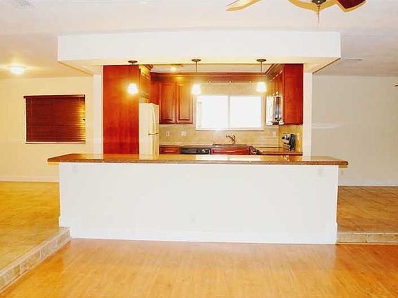 4th image of 10848 NW 26th St