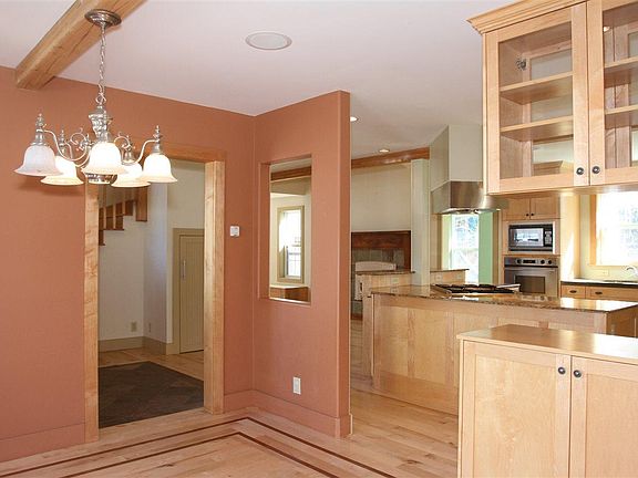 3rd image of 2216 Missoula Ave