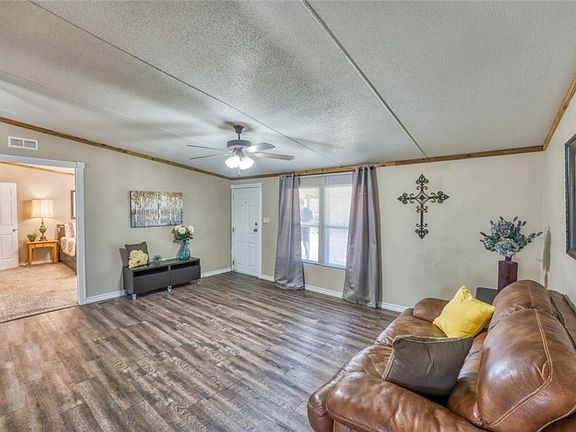 2nd image of 112 Julie Dr