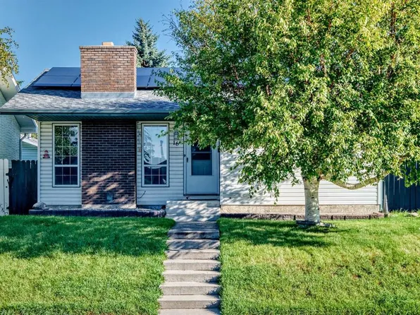 16 S Dovely Way SE, Calgary, AB T2B 2K8