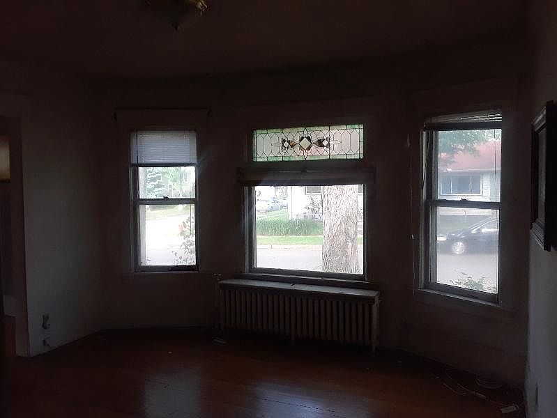 1st image of 293 Robie St E #1
