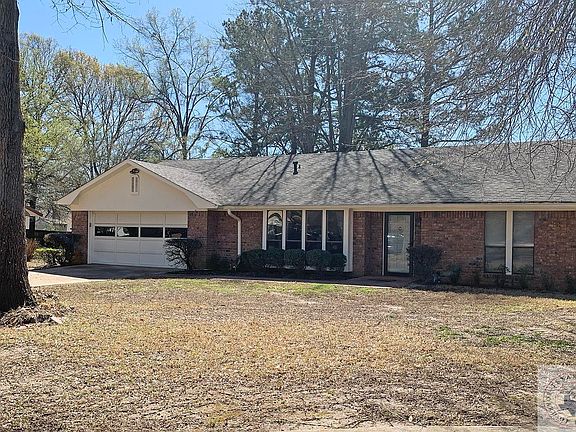 2nd image of 216 Edgewood Cir