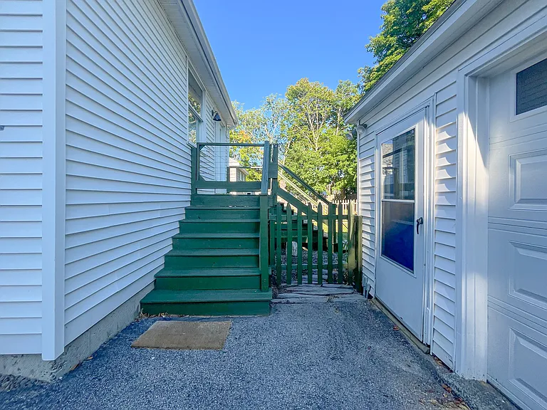 22 Crescent Ave — Photo 75