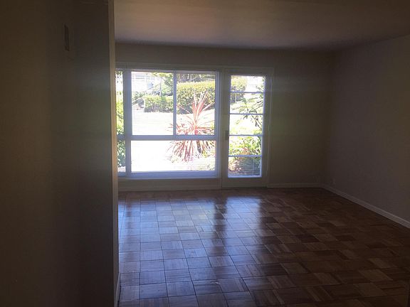 5th image of 426 Font Blvd